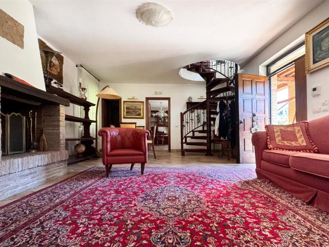 Casa in vendita a Bettona, Umbria