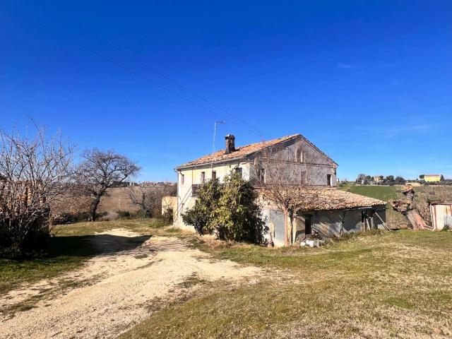 Villa Indipendente in vendita a Frazione Montefiore, Recanati