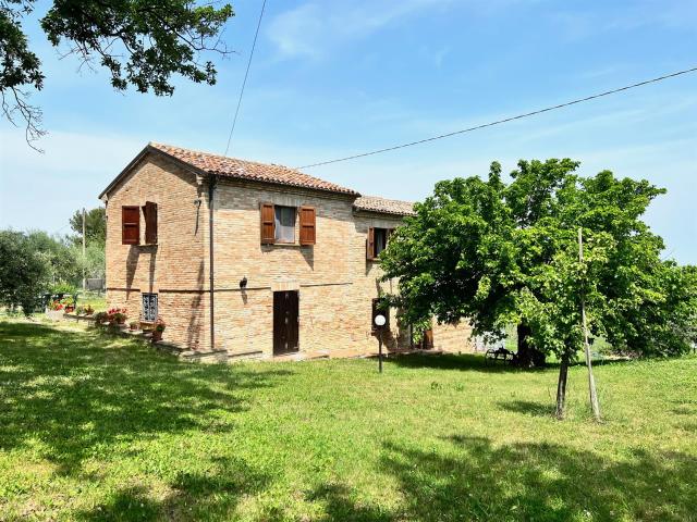 Casa in vendita a Molinaccio, Marche