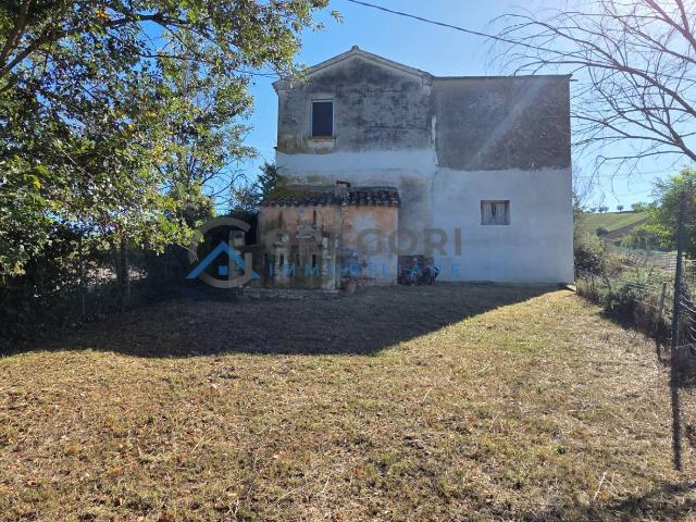 Villa Indipendente in vendita a Unione dei Comuni della Val Vibrata, Sant'omero