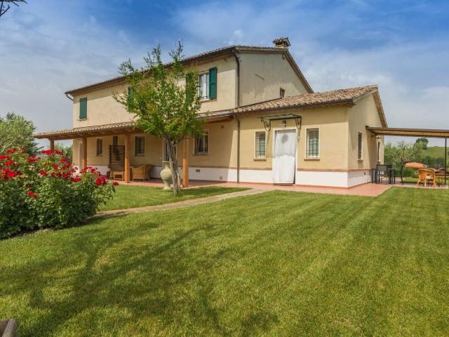 Casa in vendita a Terre Roveresche, Marche
