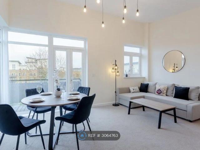 Apartment for rent in Cassio Metro, Watford
