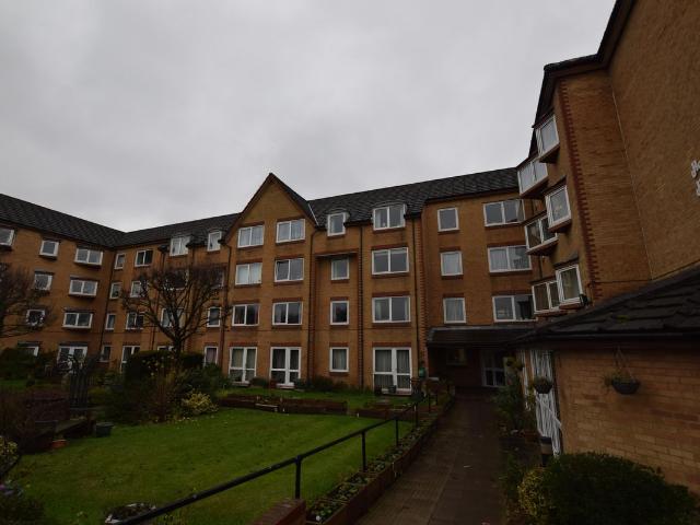 Apartment for rent in Holywell Estate, North Watford