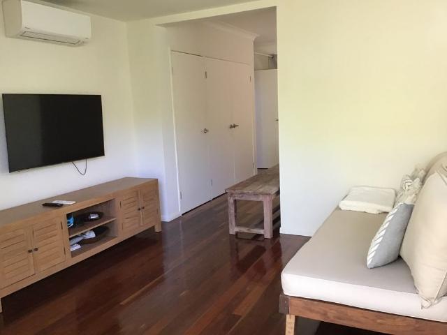 Apartment for rent in Castaways Beach, Queensland