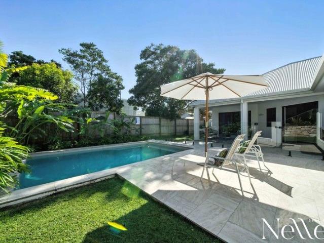 House for sale in Castaways Beach