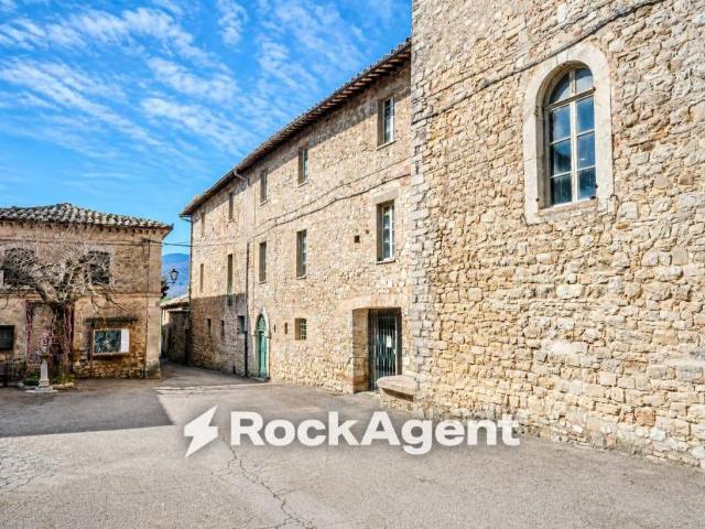 Rustico in vendita a Morruzze, Baschi