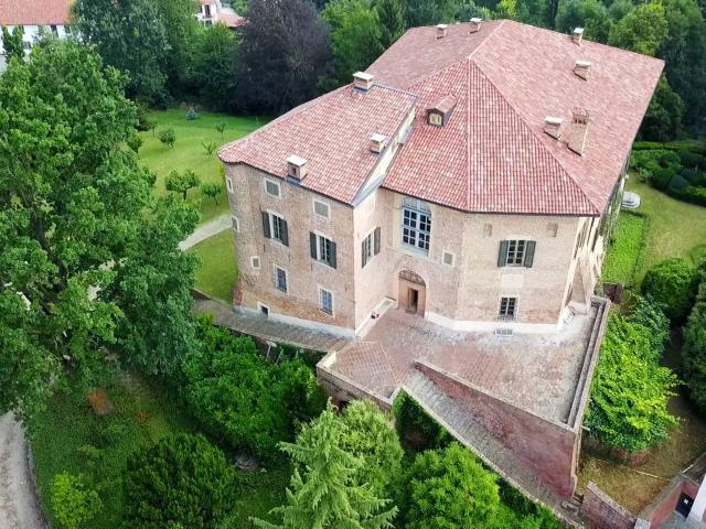 Rustico in vendita a Roatto, Asti