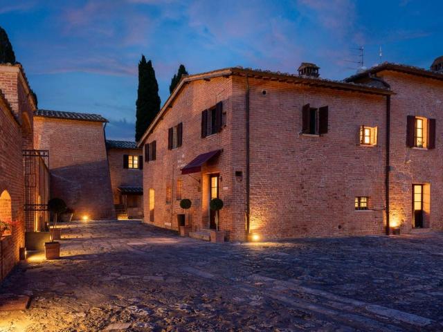 Rustico in vendita a Ravacciano, Siena