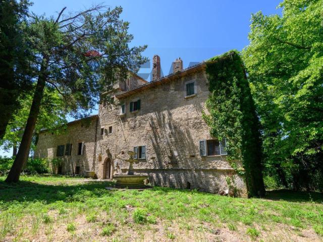 Rustico in vendita a Izzalini, Umbria