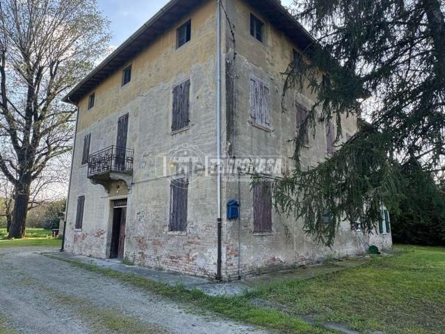 Rustico in vendita a Unione delle Terre d'Argine, Campogalliano