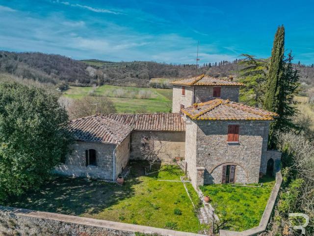 Rustico in vendita a La Badia, Colle Di Val D'elsa