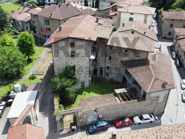 Rustico in vendita a Gorlago, Lombardia