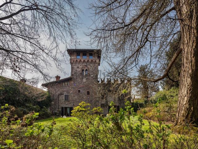 Rustico in vendita a Gorle, Lombardia