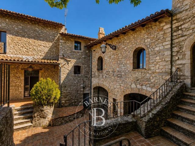 Rustico in vendita a Spoleto, Umbria