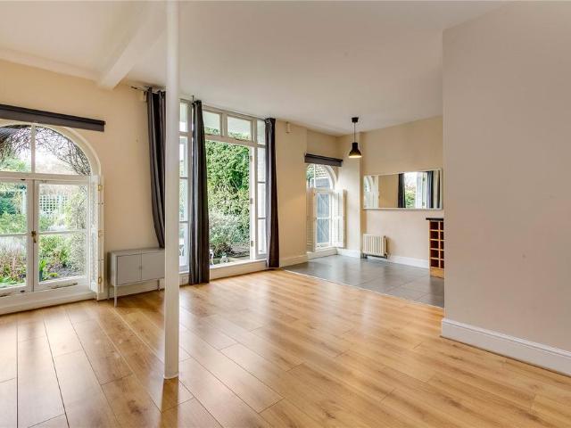 Apartment for rent in London Borough of Richmond upon Thames, Greater London