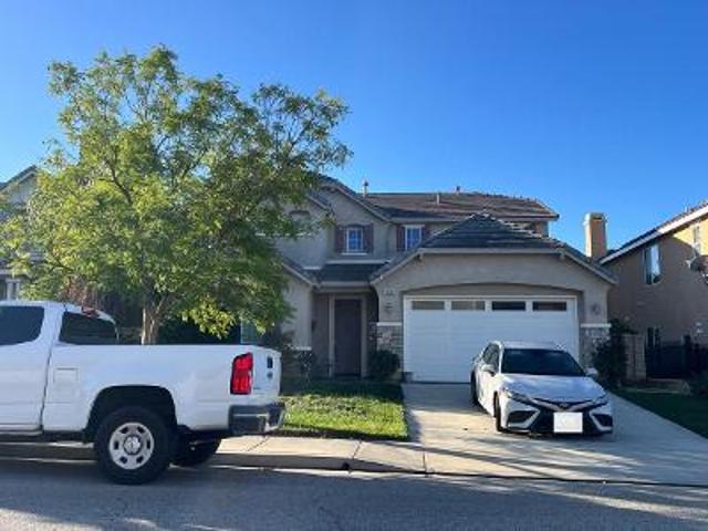 House for sale in Santa Clarita, Los Angeles County