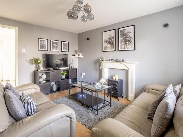 Apartment for rent in Higher Compton, Mount Wise