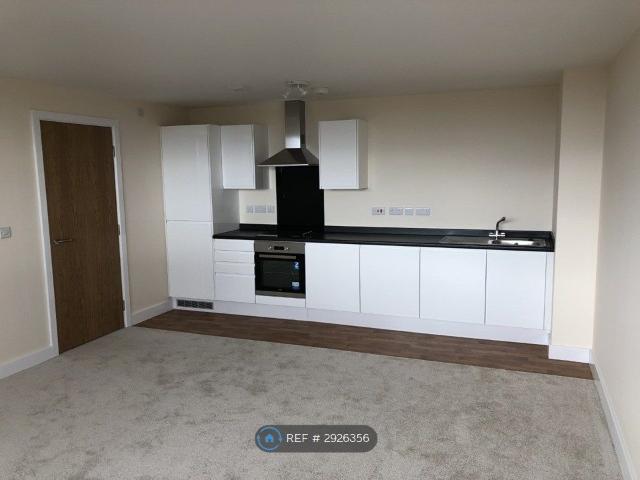 Apartment for rent in Dixons Green, West Midlands