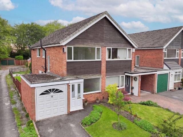 House for rent in Woodsmoor, Hazel Grove