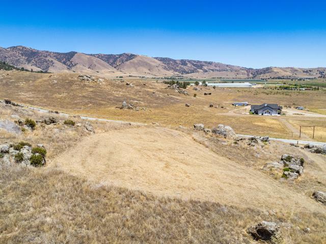 Land for sale in Tehachapi, California