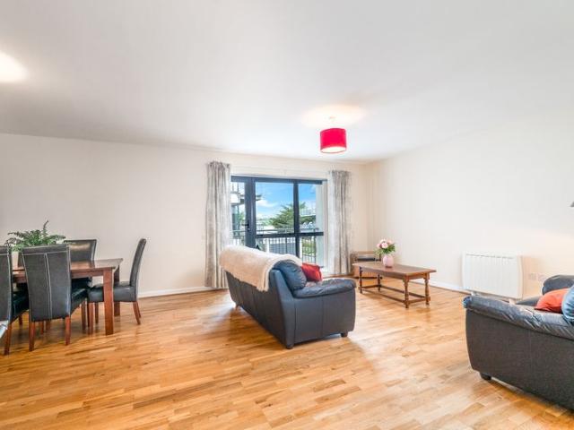 Apartment to rent in Bluebell, North Tipperary