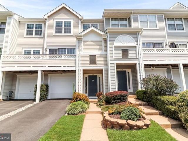 Condo for sale in Centreville