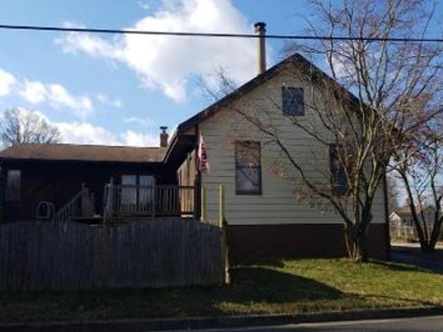 House for sale in Deepwater, New Jersey