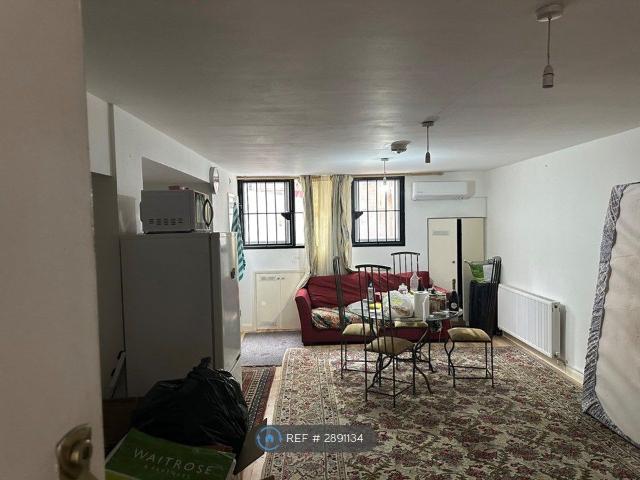 Studio for rent in London Borough of Ealing, Hanwell