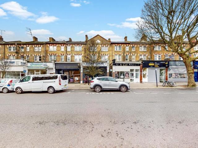 House for rent in London Borough of Ealing, Greater London
