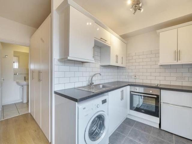 Studio for rent in Reading