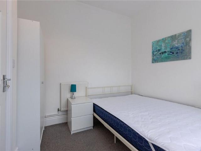 Room for rent in Poolfields, Butterton