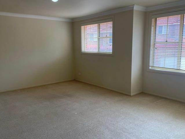 Townhouse for rent in Sydney, New South Wales