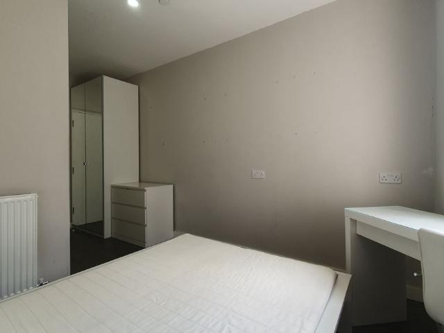 Room for rent in Plasnewydd, Falcon Lodge