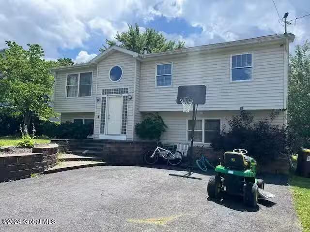 House for rent in Clifton Park