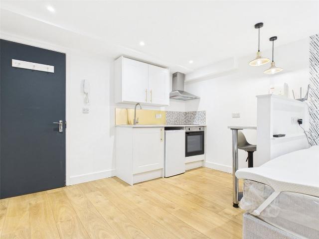 Studio for rent in Brunswick, Brighton & Hove