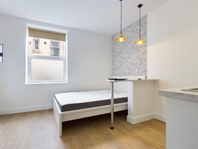 Studio for rent in Brunswick, Brighton & Hove