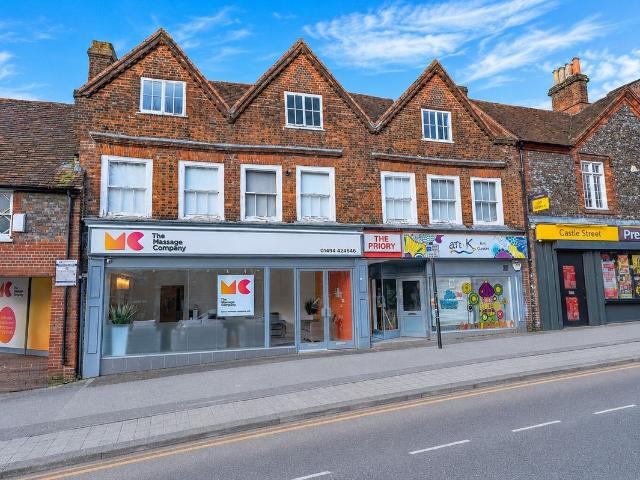 Apartment for rent in Daws Hill, Cressex