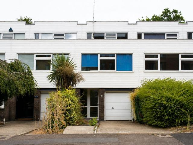 House for rent in Black Friars, Old Wharf