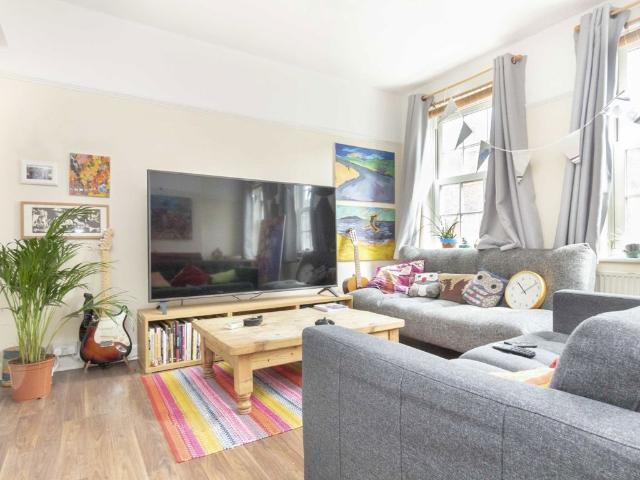 Apartment for rent in Norbiton, Greater London