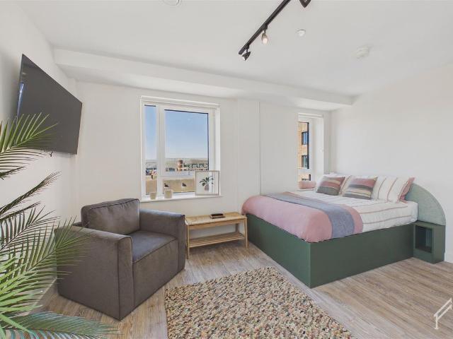 Studio for rent in Royal Borough of Kingston upon Thames, Greater London