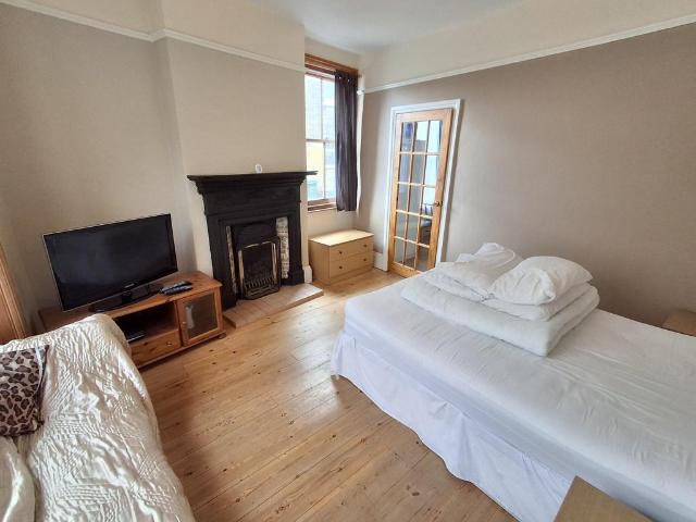 Apartment for rent in Pelhamfield, Ryde