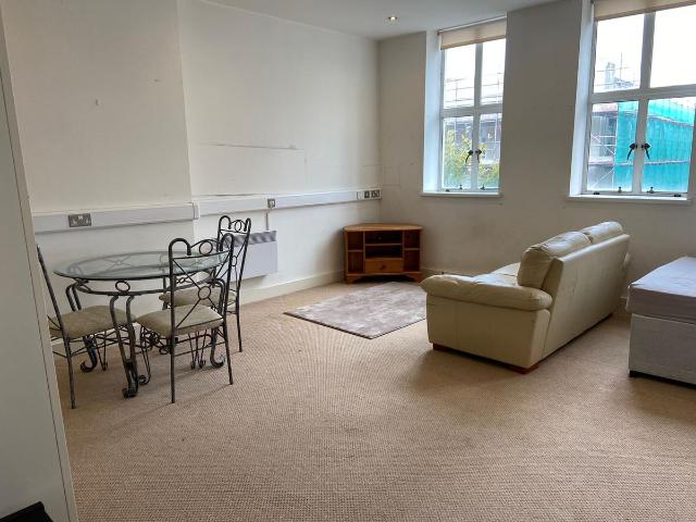 Studio for rent in Mount Pleasant, Swansea
