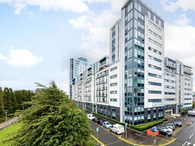 Apartment for rent in Thornwood, Glasgow
