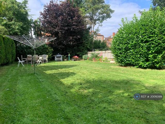 Apartment for rent in London Borough of Ealing, Perivale