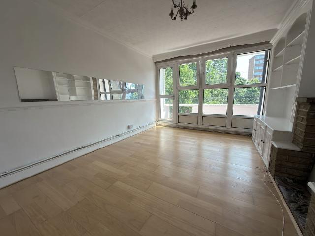 Apartment for rent in Southfields, Greater London