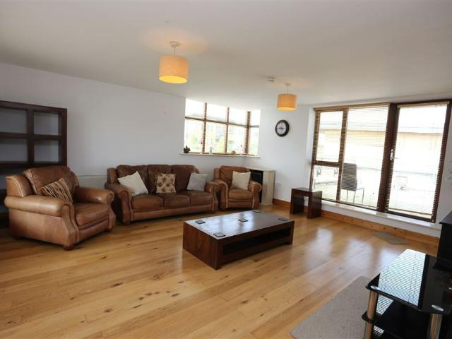 Apartment to rent in Lucan, North Tipperary