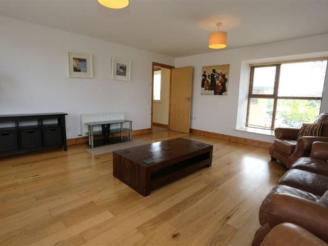 Apartment to rent in Lucan, North Tipperary