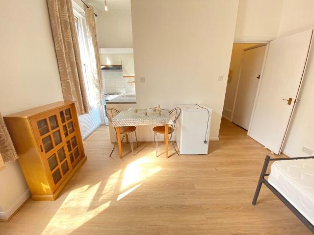 Studio for rent in London Borough of Ealing, Greater London
