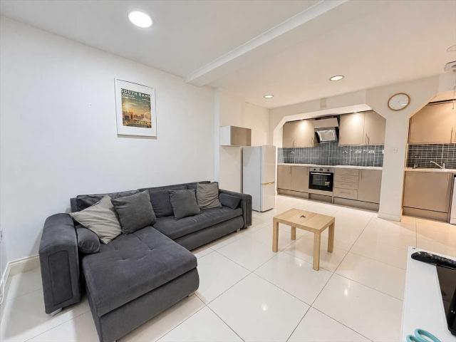 Apartment for rent in London Borough of Ealing, Greater London