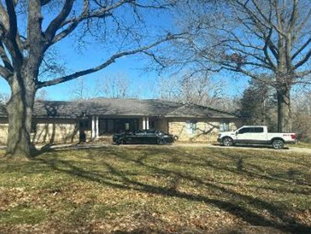 House for sale in Farmington